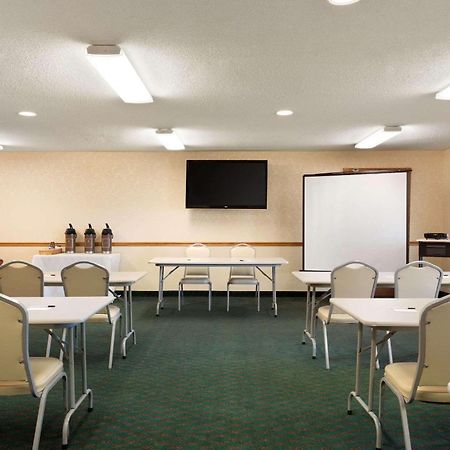 Country Inn & Suites By Radisson, Mason City, Ia Zewnętrze zdjęcie